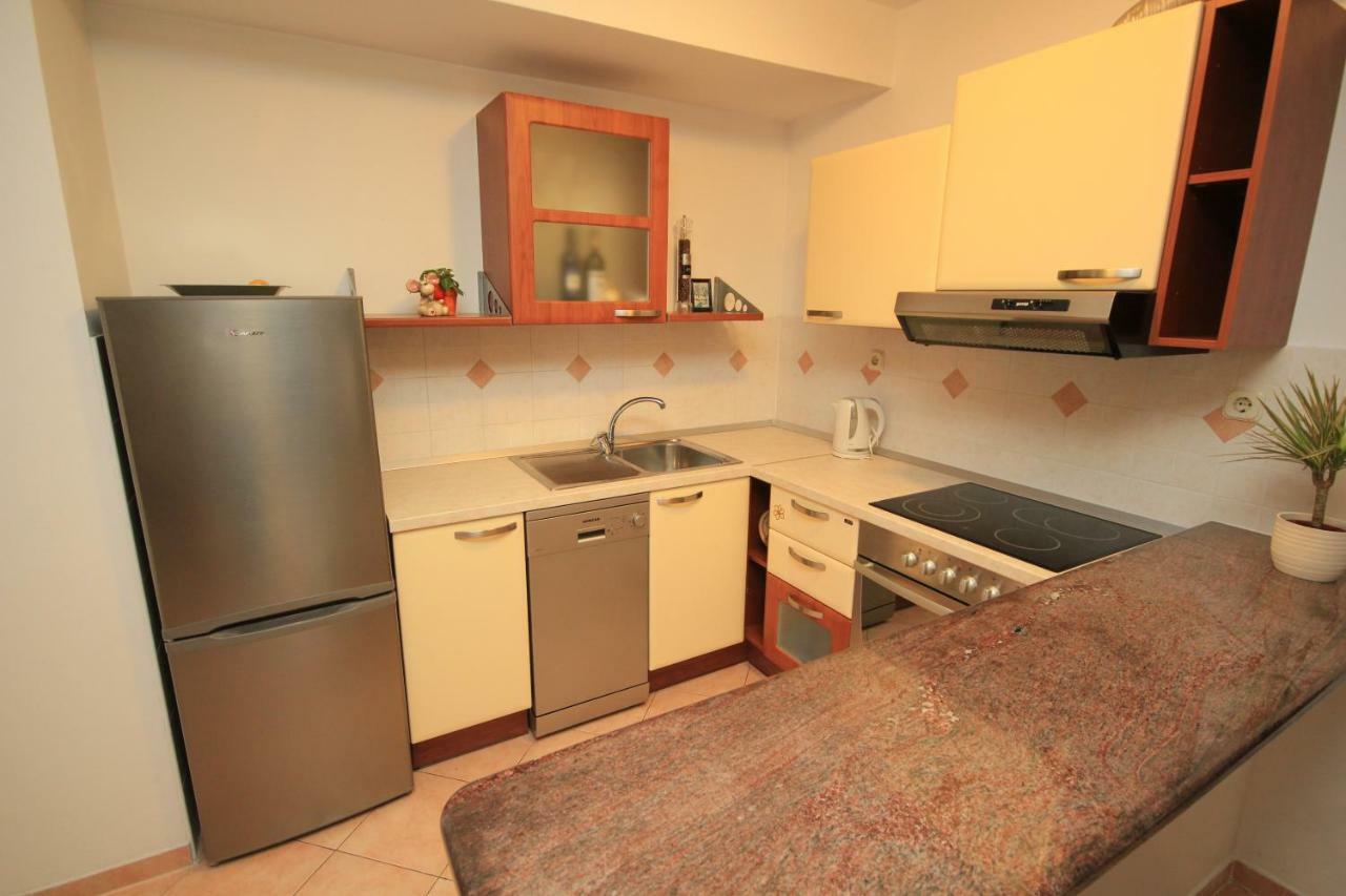 Comfort Sea View Apartment With Parking And Two Bedrooms Башка-Вода Екстер'єр фото